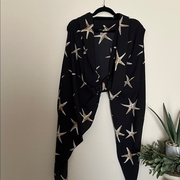 Black StarFish Patterned Shawl/Beach Cover-Up - Picture 3 of 4